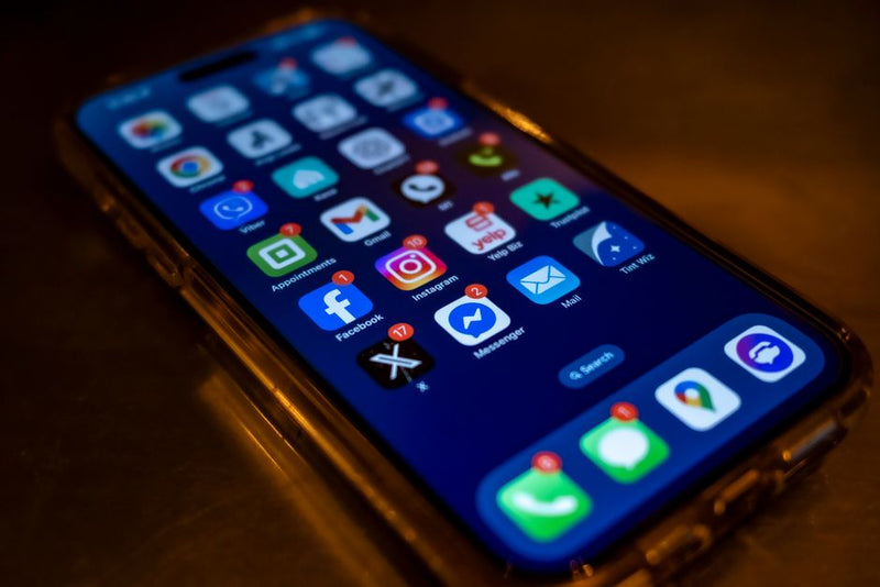 smartphone facebook groups job notification