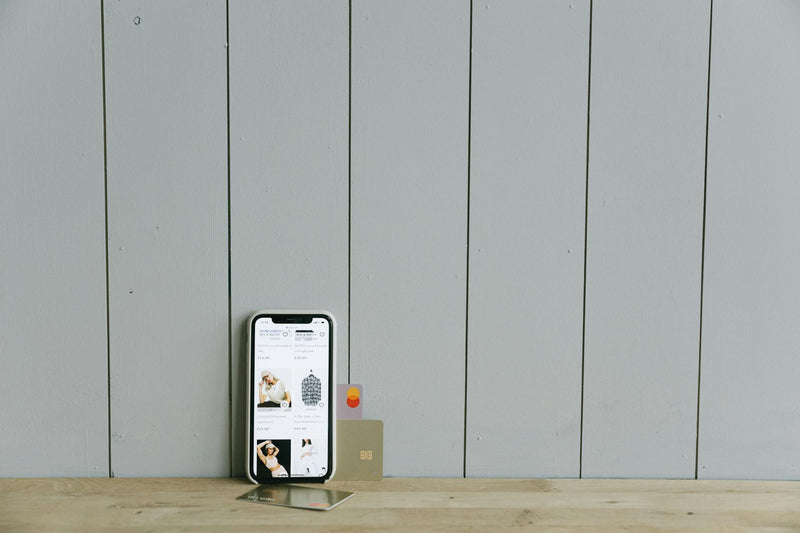 Neobanks et apps : un complément utile, pas un remplacement.