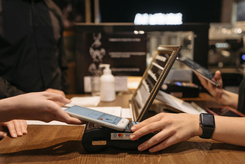 Tap-to-pay partout : la norme australienne en 2026.